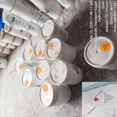 Damaged Stock of Titanium Dioxide & Cyclopentasiloxane & Dimethicone & PEG-10 Dimethicone